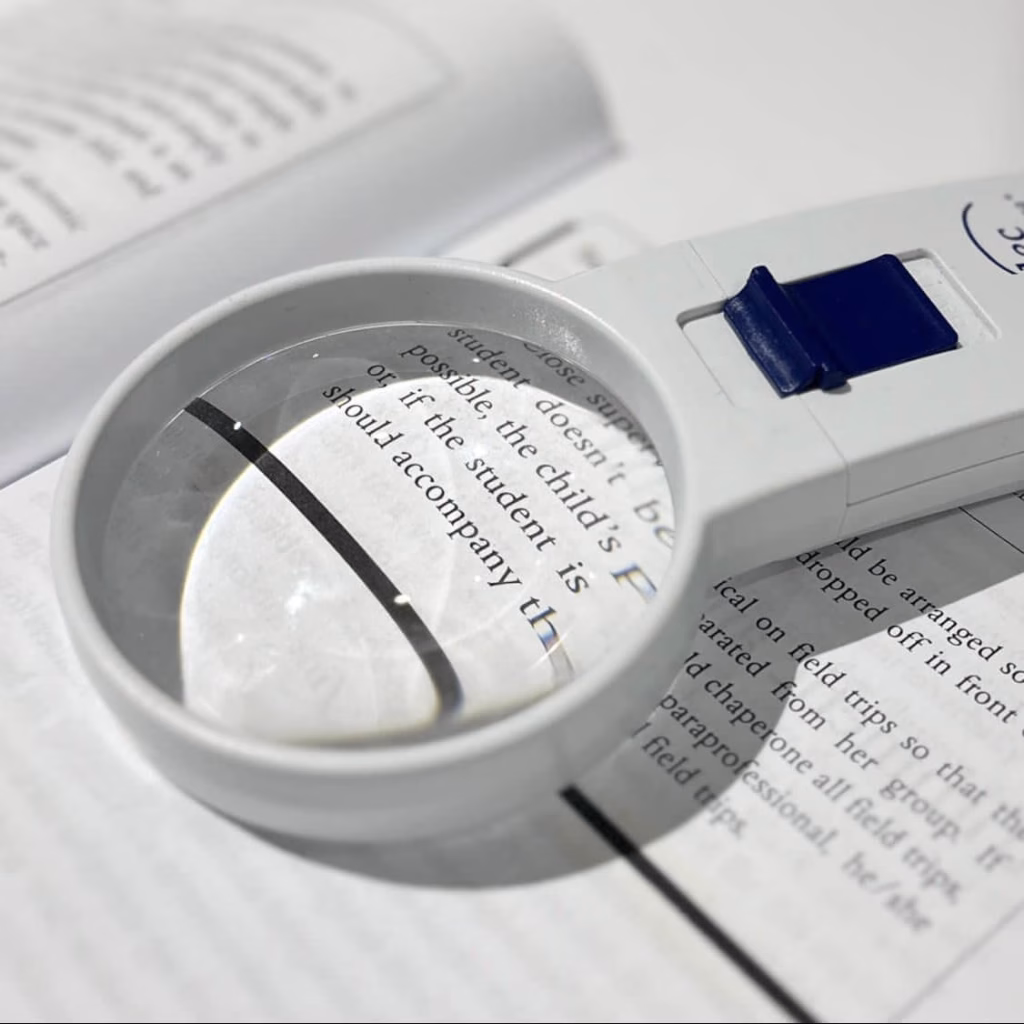 Demo hand held magnifier