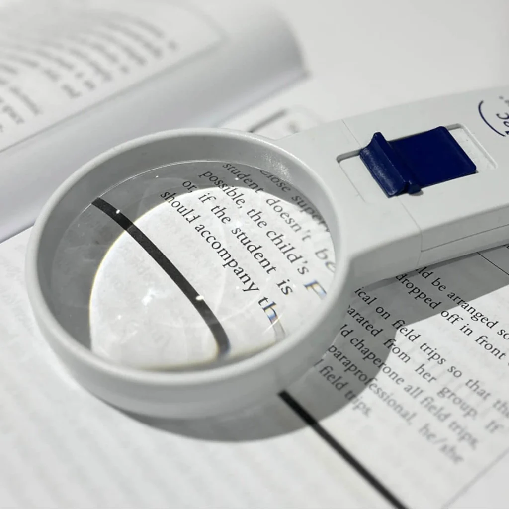 Demo hand held magnifier